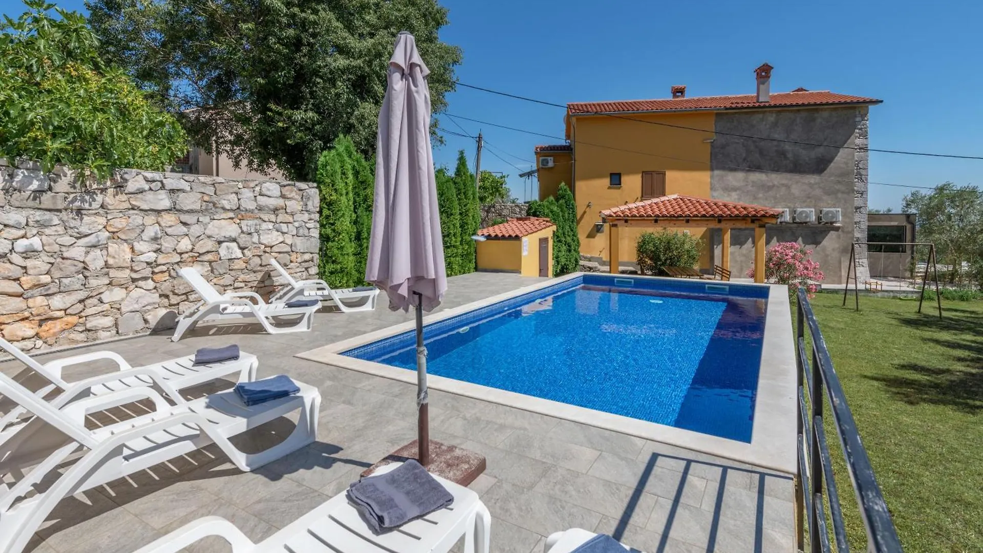 Villa Nina, A Beautiful Villa With Sea View Vicani